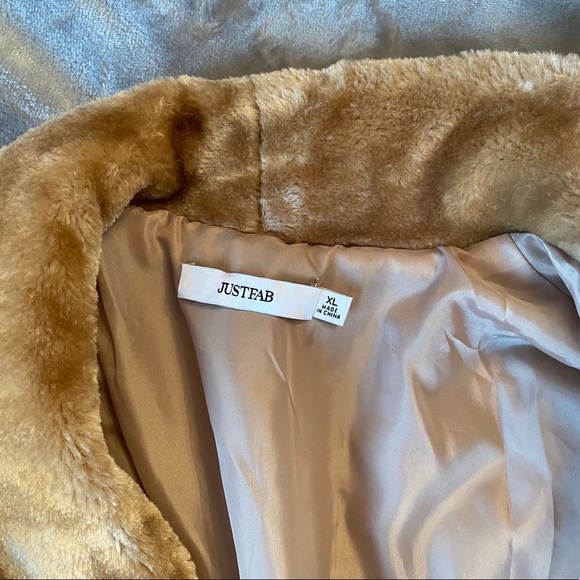 Faux Fur Contrast Jacket - Picture 2 of 3